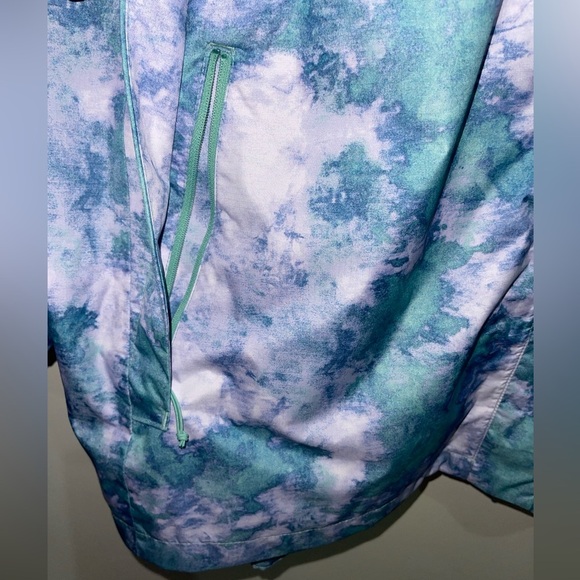 The North Face Women’s Plus Size Printed Antora Parka - Picture 8 of 16